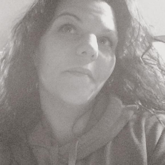 Meet the Posher Other - Meet your Posher, Vanessa
